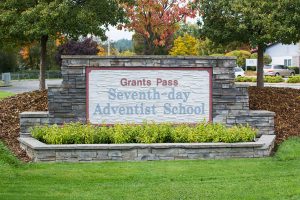 Grants Pass School Sign