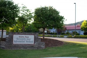 Grants Pass School Sign